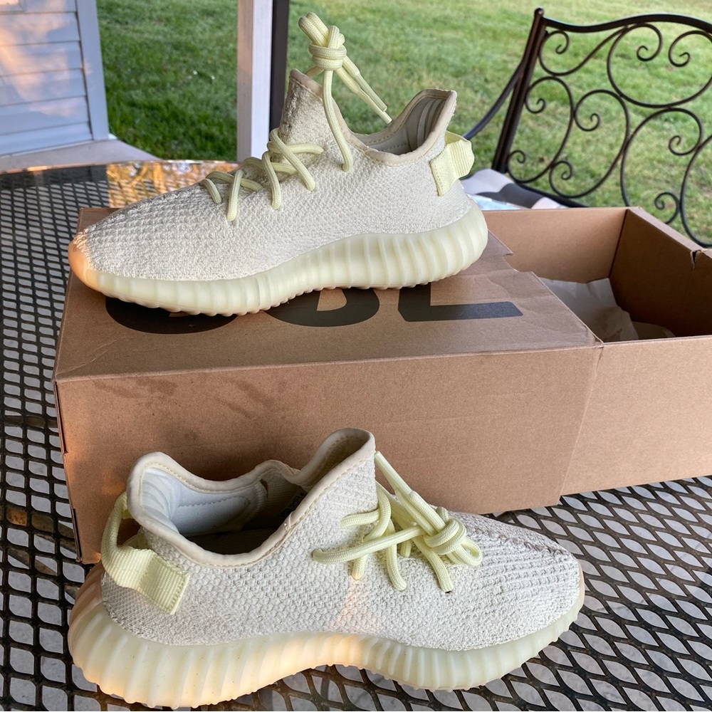 Yeezy Boost 350 V2 ‘Butter’ - Picture 3 of 5